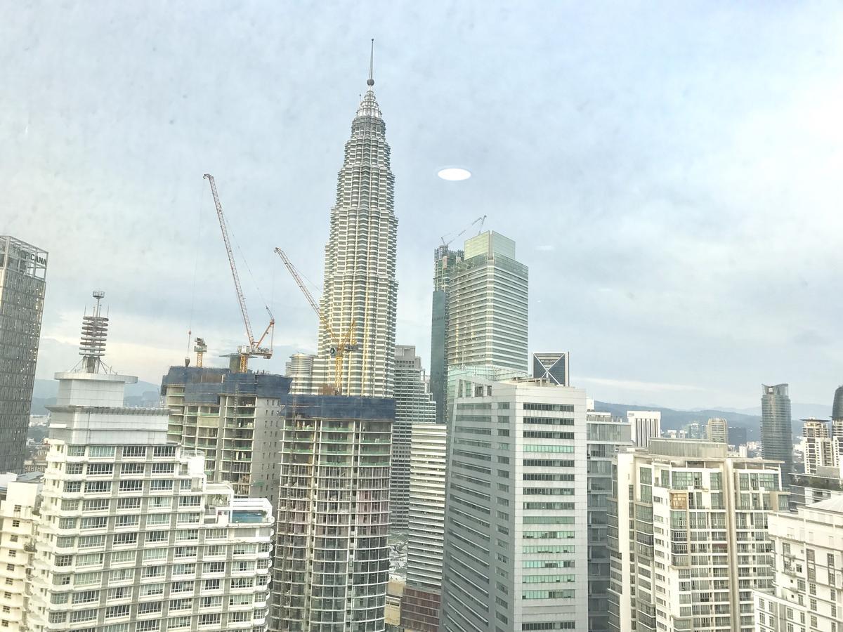 Vortex Suites Klcc By Pnut With Netflix Kuala Lumpur Luaran gambar
